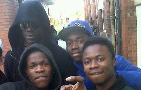 balotelli visits a manchester college