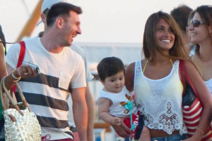 Lionel Messi's Girlfriend Pictures